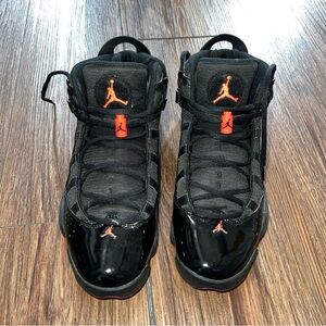 Jordan Men's Black and Red Sneakers